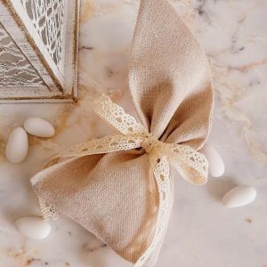 Μπομπονιέρα Γάμου Πουγκί Λινο με Δαντελενια Κορδέλα.