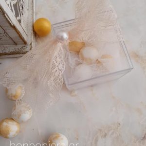 Μπομπονιέρα Γάμου με Κουτάκι Πλεξιγκλάς.