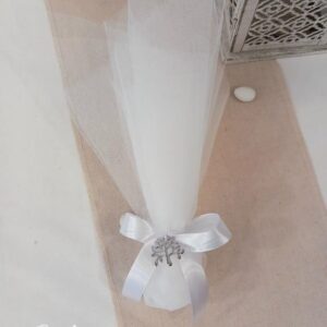 Μπομπονιέρα γάμου με δέντρο ζωής και σατέν κορδέλα.